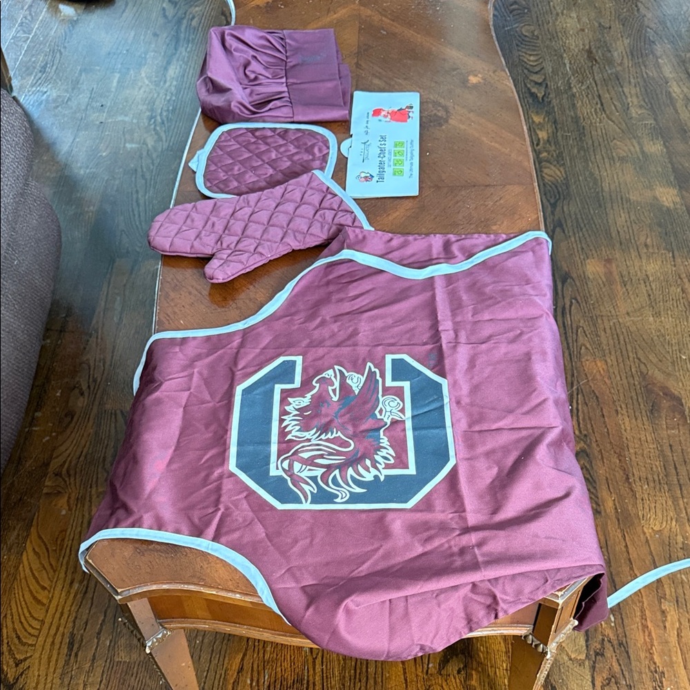 USC Gamecocks Tailgater Chef’s Set with Apron Mitt  Hat Officially Licensed
